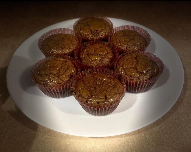 Brownies arranged on plate